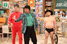 左から、野性爆弾くっきー！、レイザーラモンRG、ハリウッドザコシショウ。(c)フジテレビ