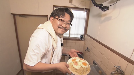 オズワルド伊藤が作る生きるためのメシ。卵とご飯のみのシンプル調理。