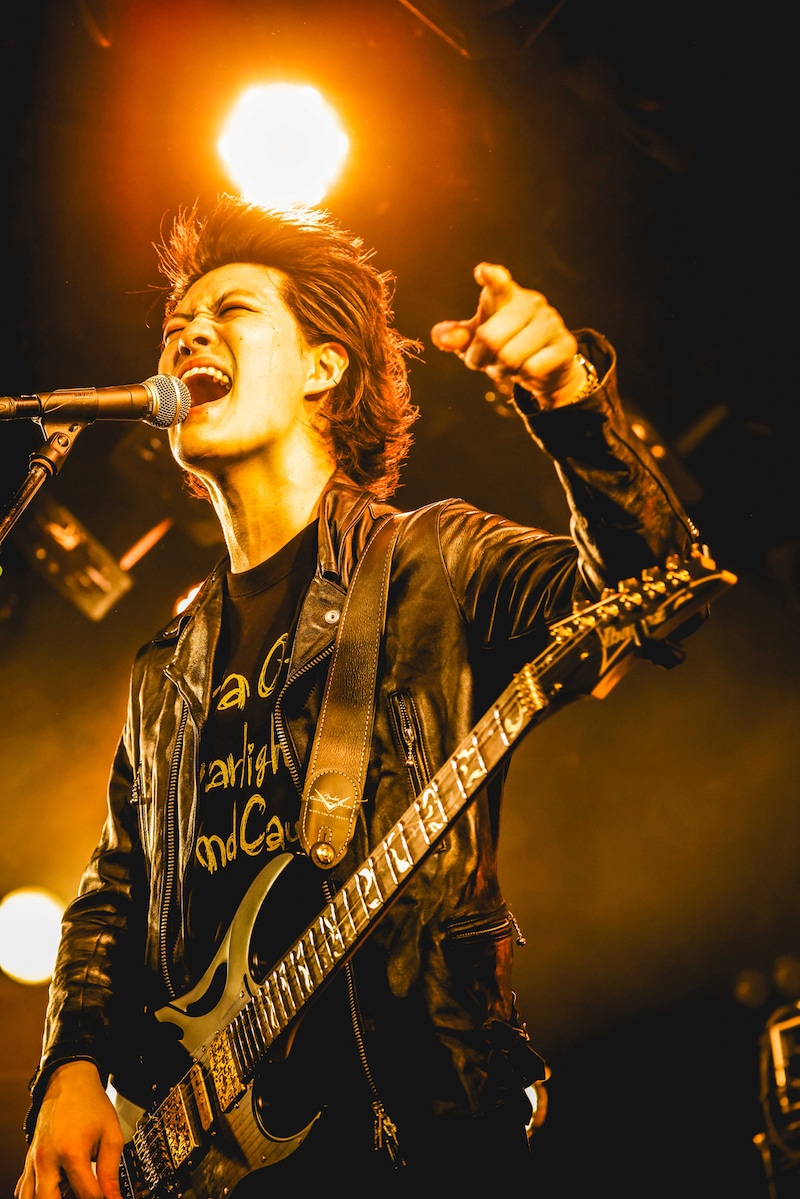 「粗品 1st ツアー『星彩と大義のアリア』」渋谷CLUB QUATTRO公演の様子。（Photo by 渡邉一生）