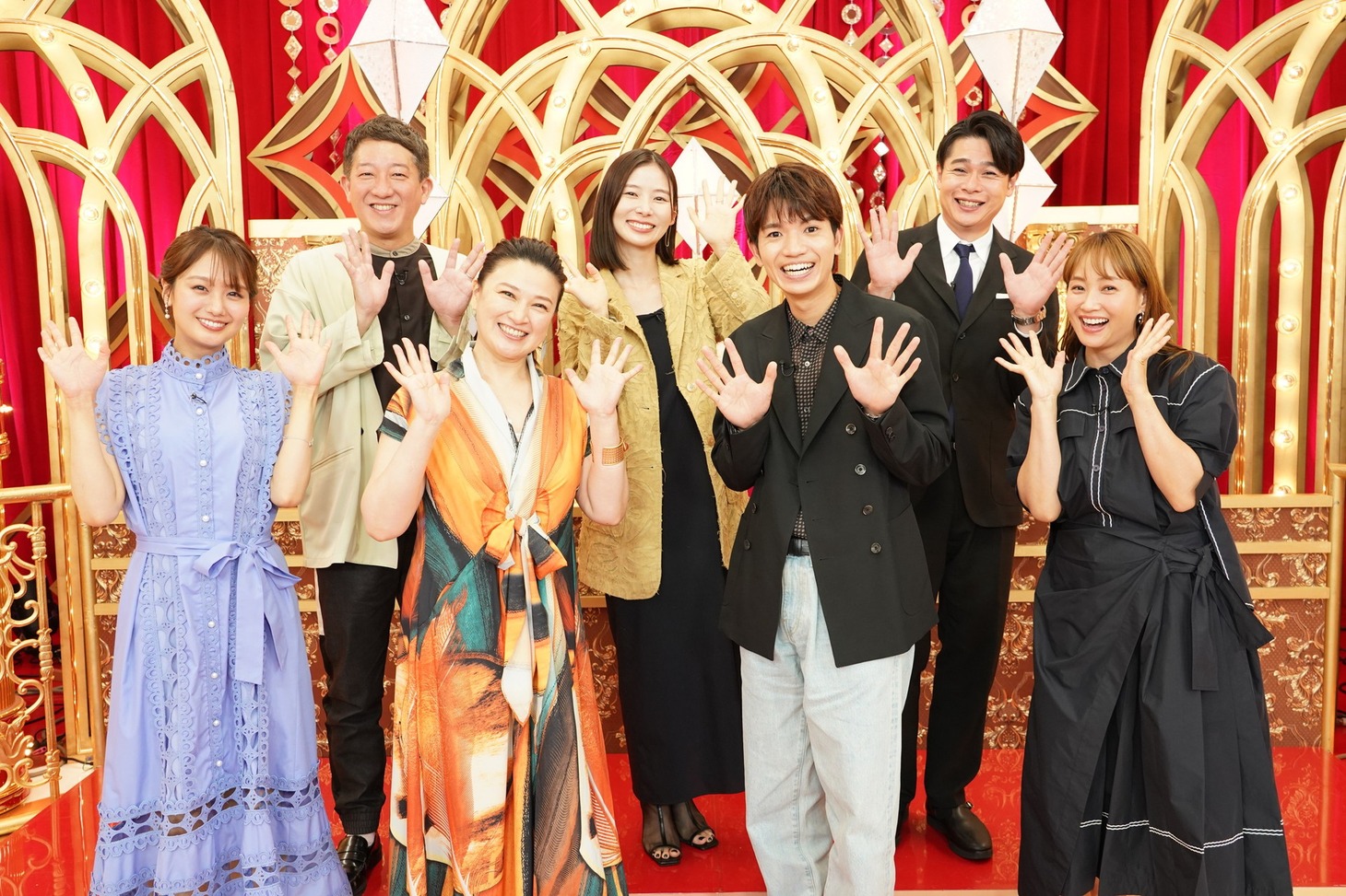 「世界！爽快！映像GP」の出演者たち。(c)フジテレビ