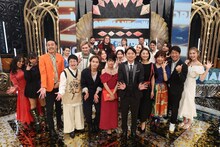 「土曜プレミアム 有吉弘行のものまねTHEワールド」出演者たち。(c)フジテレビ