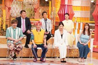 スタジオ出演者たち。(c)フジテレビ