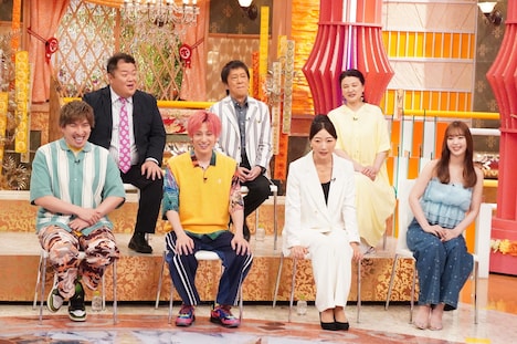 スタジオ出演者たち。(c)フジテレビ