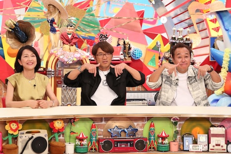 さまぁ～ずと羽田美智子。(c)フジテレビ