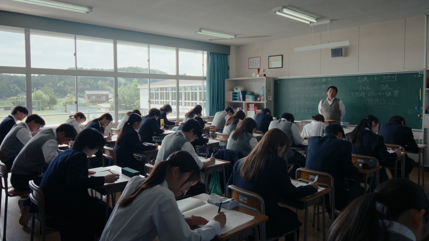 森永ラムネCM「試験中に雑音」編より。