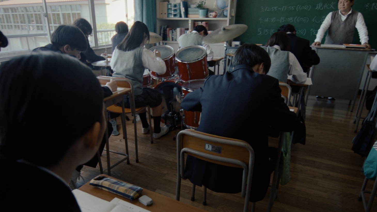 森永ラムネCM「試験中に雑音」編より。