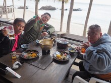 左からナインティナイン岡村、東野幸治、出川哲朗。