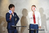 宇都宮餃子クイズに不正解だったU字工事・益子（右）。