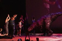 「恐竜パーク」ゲネプロのワンシーン。