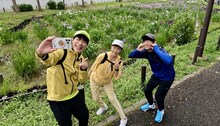 左から、麒麟・川島、高島礼子、パンサー向井。(c)TBS