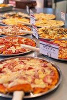 用意されたさまざまなピザたち。（撮影：MAYUMI）