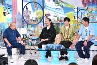 左から笑福亭鶴瓶とパンサー。(c)TBS