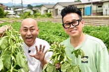 左から錦鯉・長谷川、宮川大輔。(c)日本テレビ