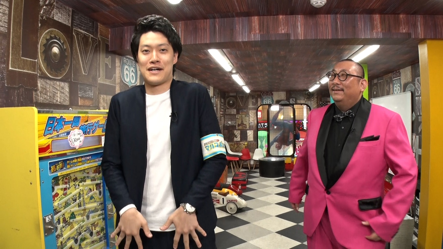 左から霜降り明星・粗品、街裏ぴんく。(c)関西テレビ