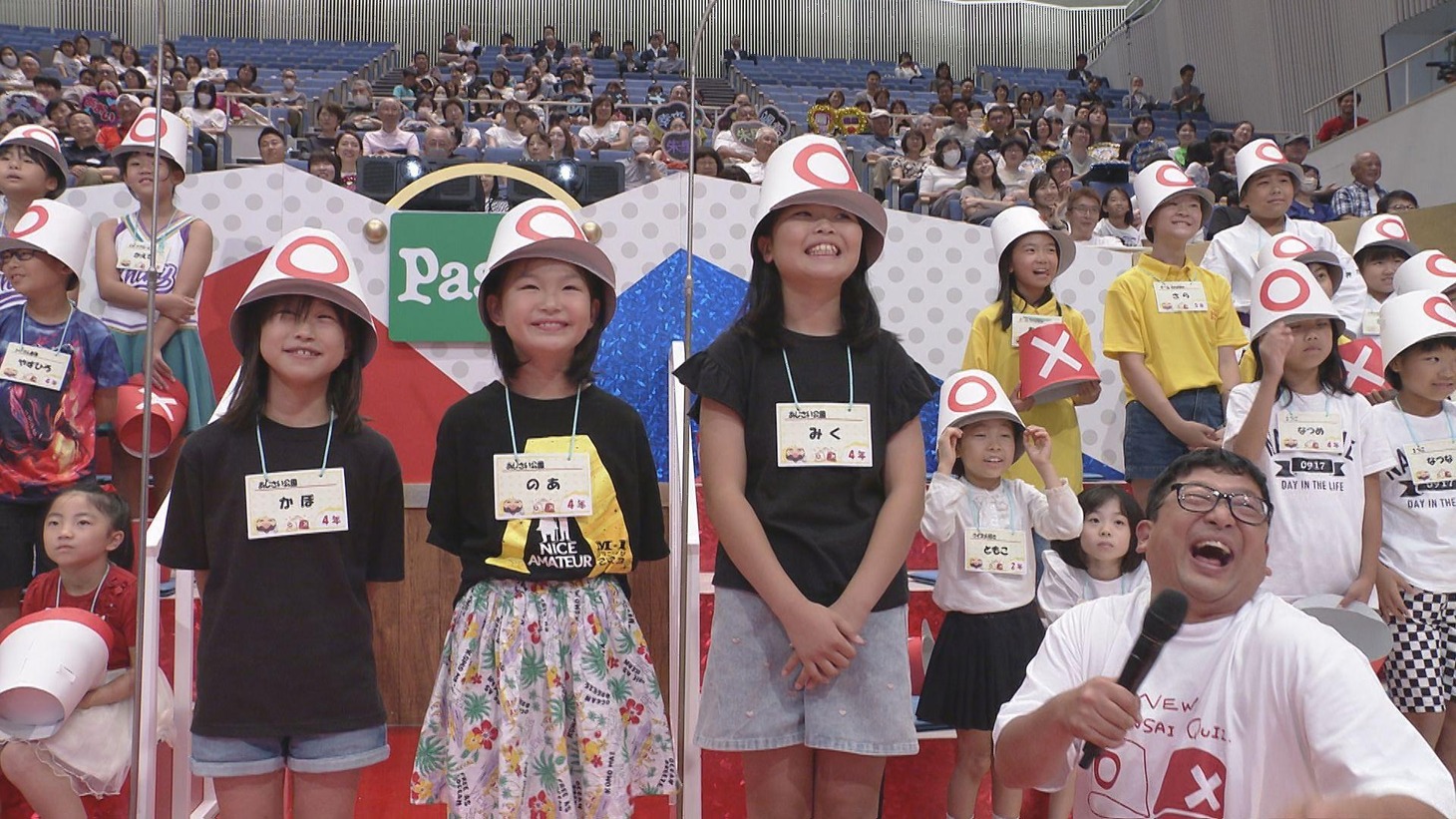 応援隊を務めるWエンジン・チャンカワイ。(c)CBCテレビ