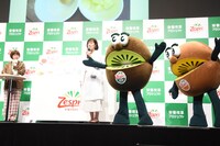 Aマッソ加納が朝食でキウイを食べていることを知って大喜びするキウイブラザーズ。