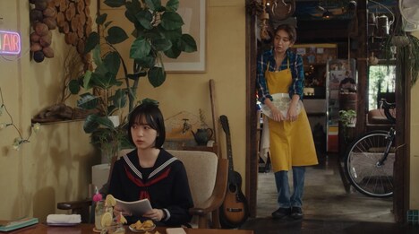 ダブル主演の（左から）早瀬憩、長井短。