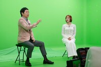 左から今田耕司、王林。(c)静岡第一テレビ