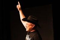 ハリウッドザコシショウ（撮影：二瓶 彩）