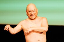 ハリウッドザコシショウ（撮影：二瓶 彩）