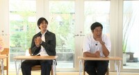 左から片寄涼太、パンサー尾形。(c)読売テレビ