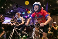 左から近森カナ、鬼ヶ島・アイアム野田。