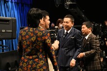 登場から大わらわの爆笑問題と令和ロマン。