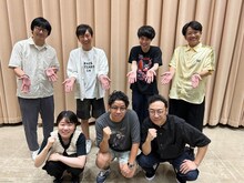 前列左からダウ90000忽那、ミキ昴生、東京03角田。後列左から東京03豊本、東京03飯塚、ダウ90000蓮見、ミキ亜生。