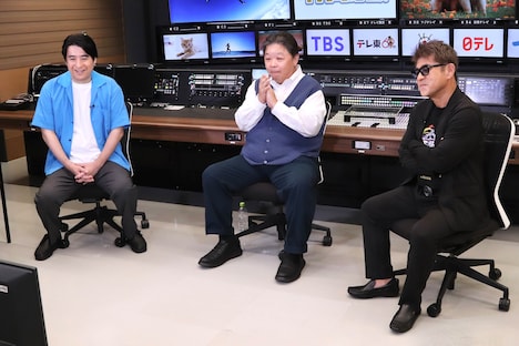 左から佐久間宣行、伊集院光、「SASUKE」総合演出の乾雅人氏。