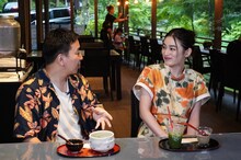 左から月亭八光、八木莉可子。(c)関西テレビ