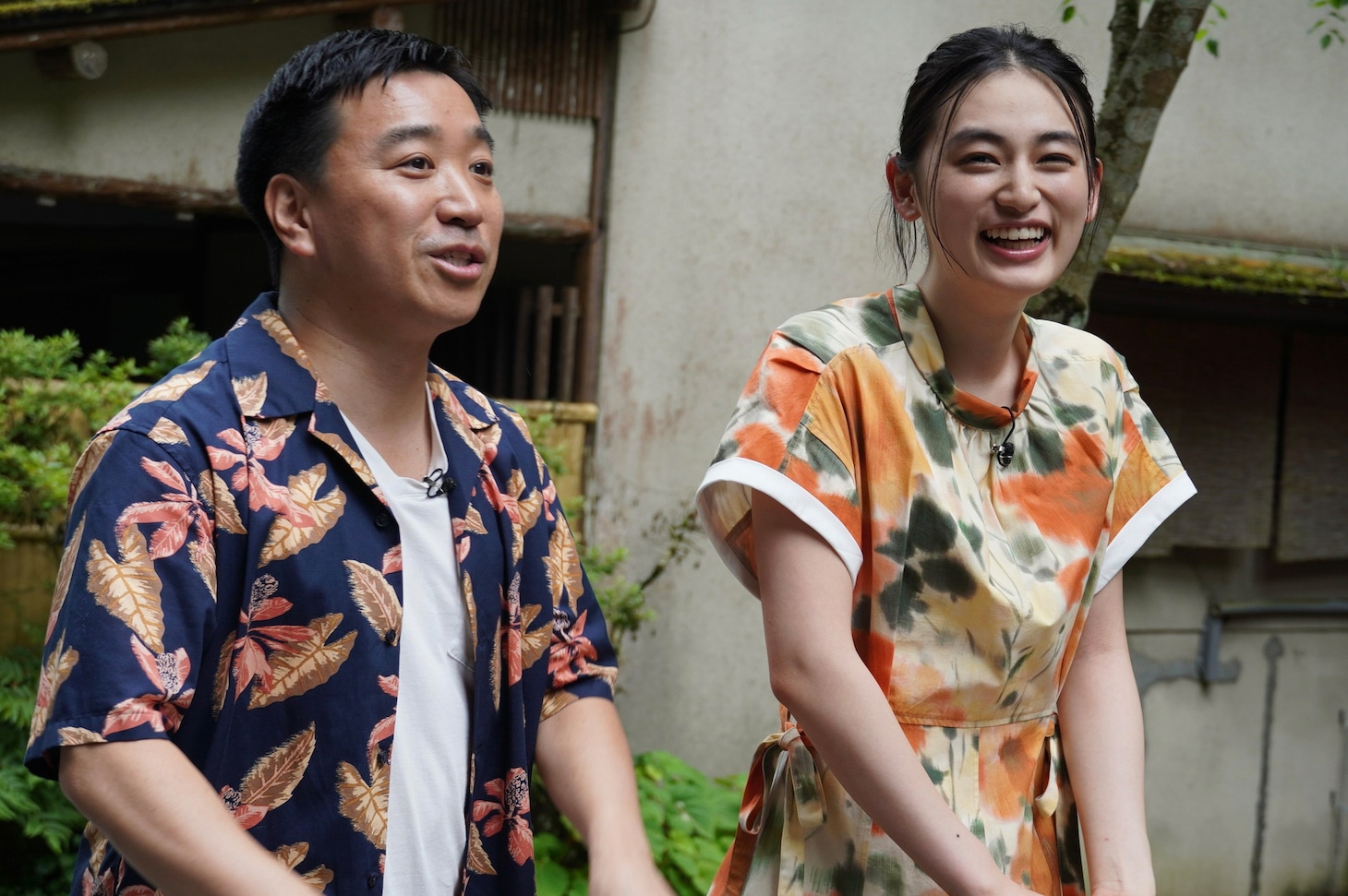 左から月亭八光、八木莉可子。(c)関西テレビ