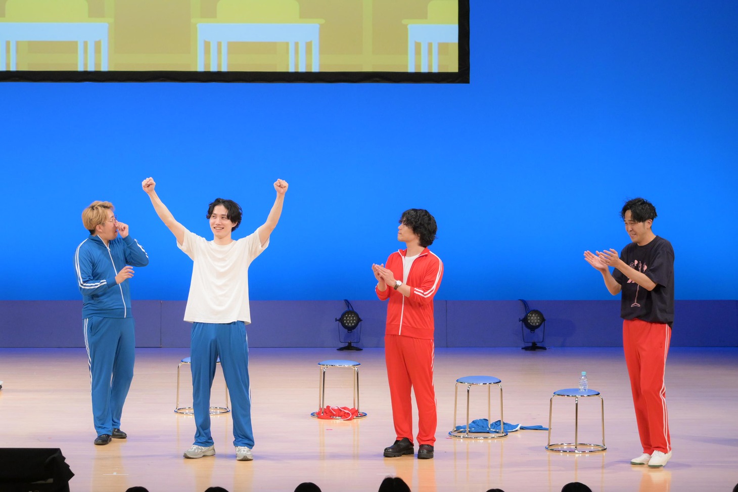 MVPに選ばれたナイチンゲールダンス・ヤス。（写真提供：吉本興業）