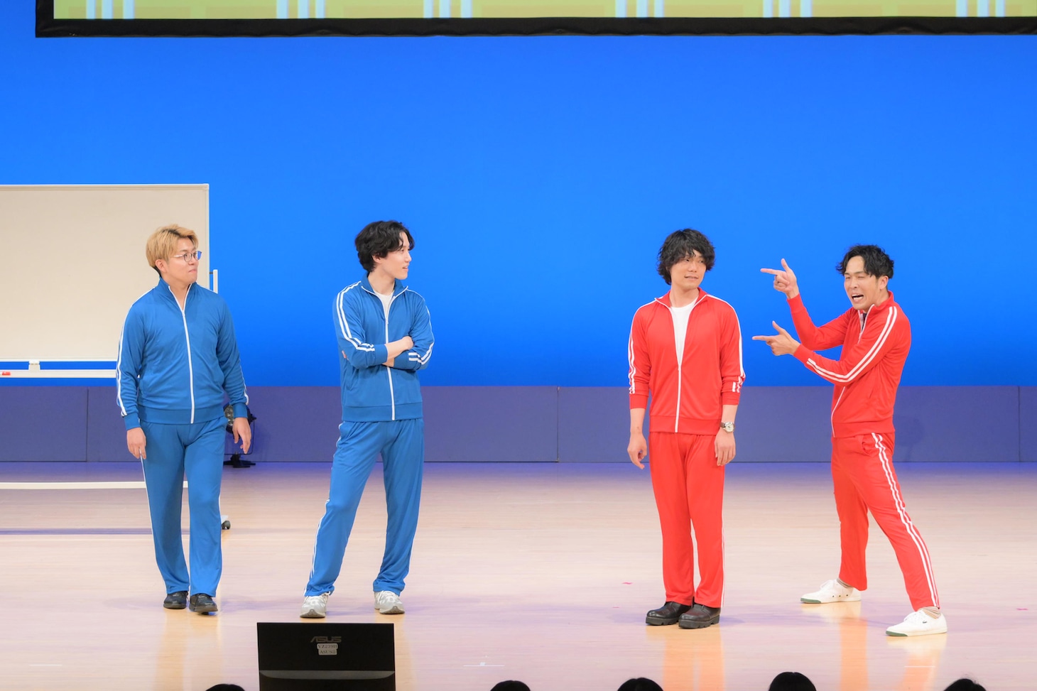 スパルタ塾を受講したナイチンゲールダンスと9番街レトロ。（写真提供：吉本興業）