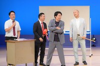 「スパルタ塾」の講師たち。（写真提供：吉本興業）