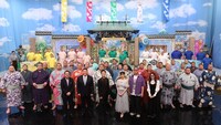 「大相撲部屋対抗！大食い＆歌うまバトル」の出演者たち。(c)フジテレビ