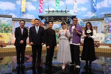 左から、三宅正治アナ、花田虎上、草彅剛、松村沙友理、シソンヌ長谷川、ギャル曽根。(c)フジテレビ