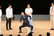 コマネチを披露することになったカベポスター浜田。(写真提供:吉本興業)