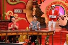 左からかまいたち、令和喜多みな実・河野。(c)関西テレビ