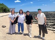 左から海原やすよ ともこ、中川家。(c)読売テレビ