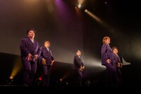 パフォーマンスするZiDol。(c)BSよしもと