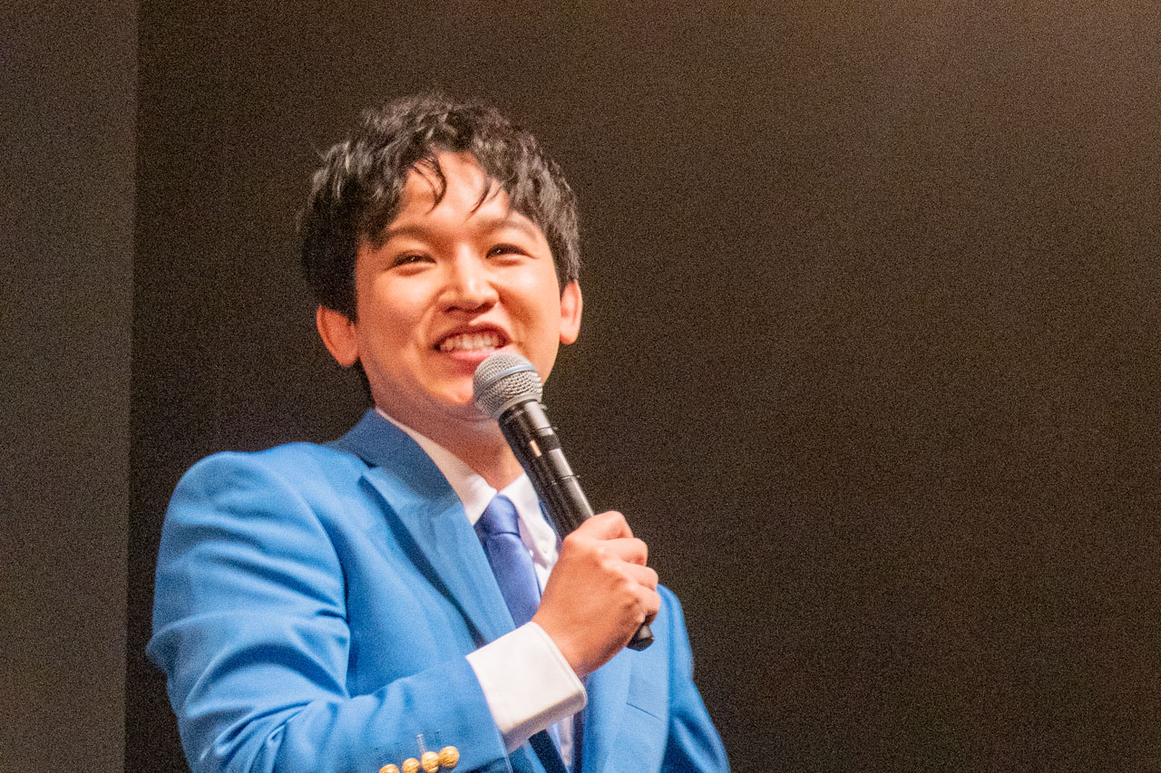 プロデューサーのkento fukaya。(c)BSよしもと