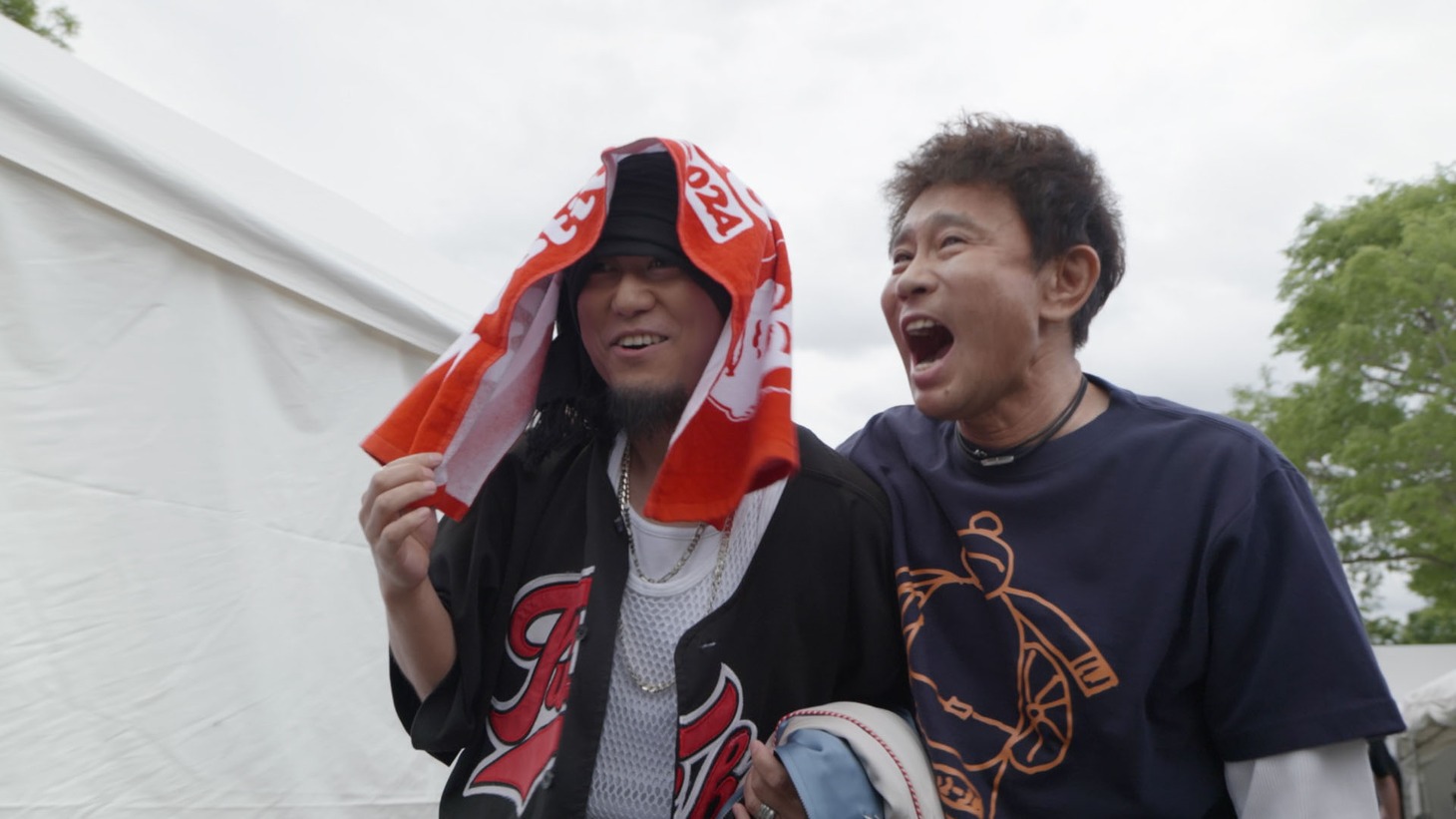 「ごぶごぶフェス」当日、湘南乃風のHAN-KUNとダウンタウン浜田。(c)MBS