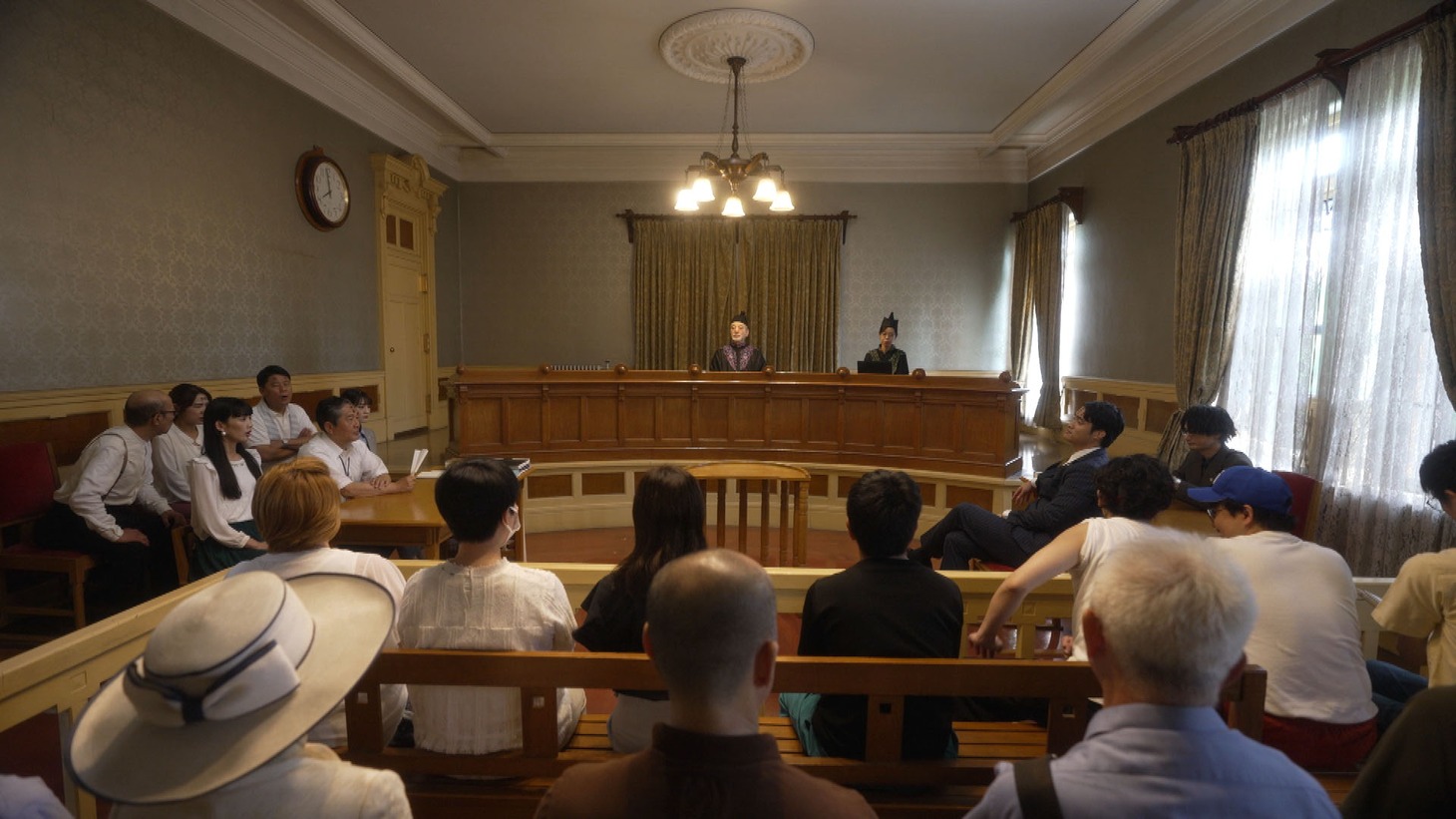 開廷前の法廷
