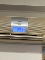 大鶴肥満宅のエアコンが示す室温。