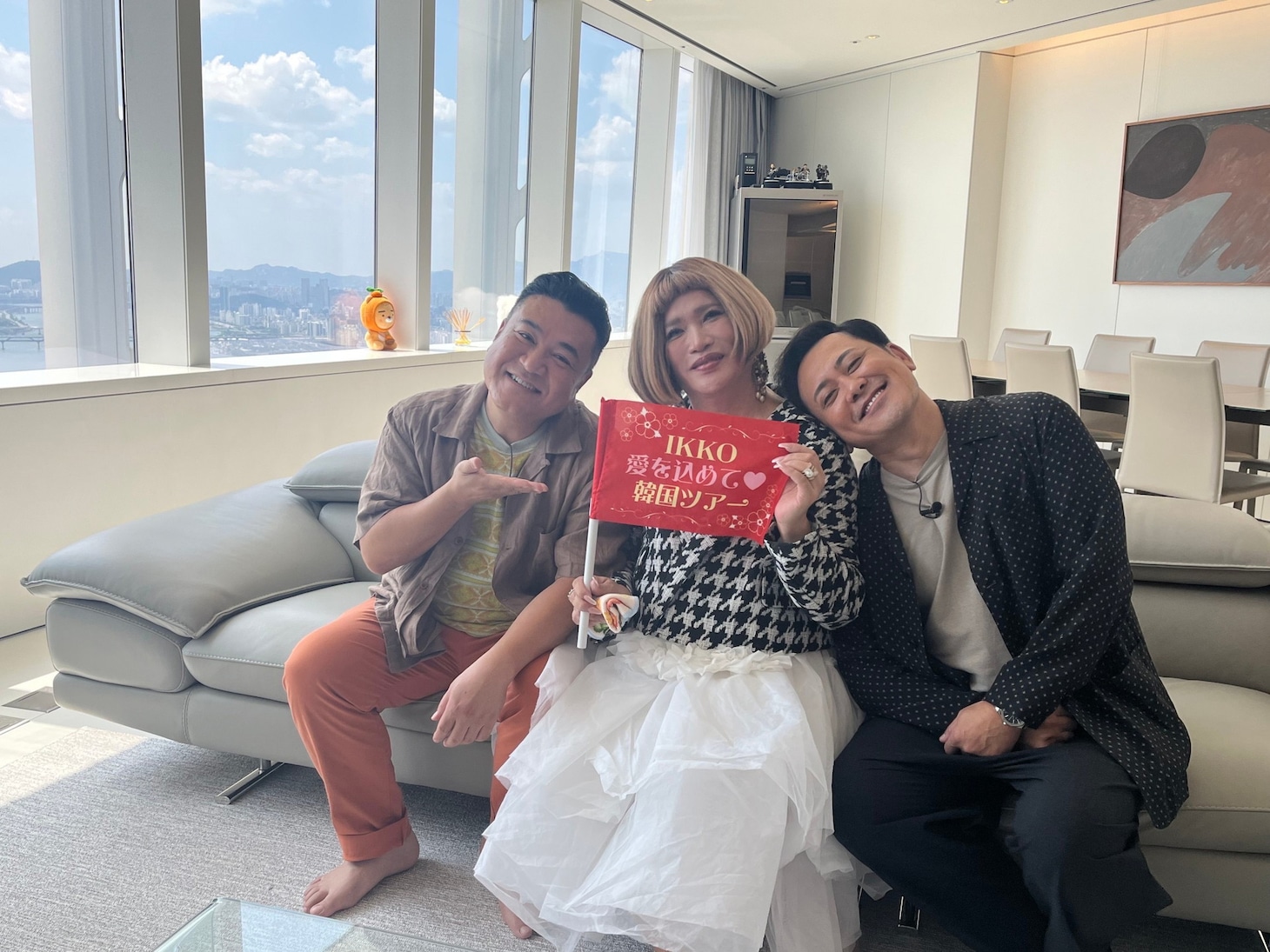 左からアンタッチャブル山崎、IKKO、くりぃむしちゅー有田。(c)日本テレビ