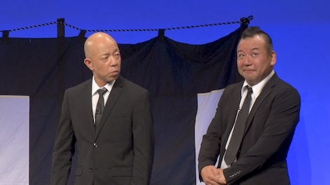 2024年の「バイきんぐ単独ライブ『ALCOHOL』」のワンシーン