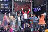 ネタ合戦で勝利したアルピー酒井軍。