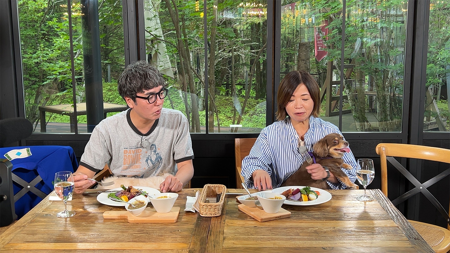（左から）大久保佳代子、おぎやはぎ小木。(c)BS-TBS