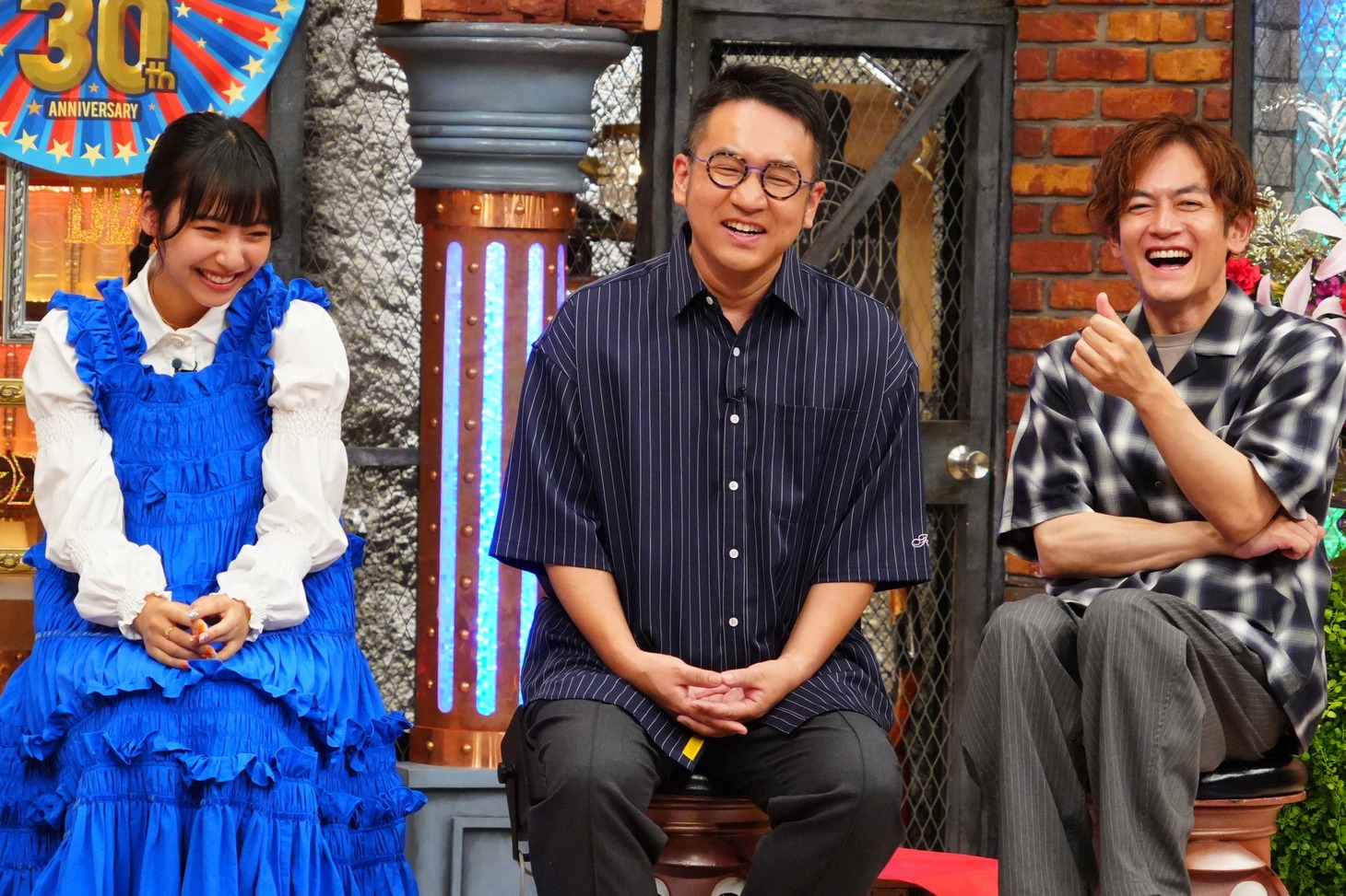 左から山之内すず、なすなかにし。(c)読売テレビ