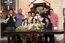 ゆりやんレトリィバァと共演者たち。(c)ABCテレビ